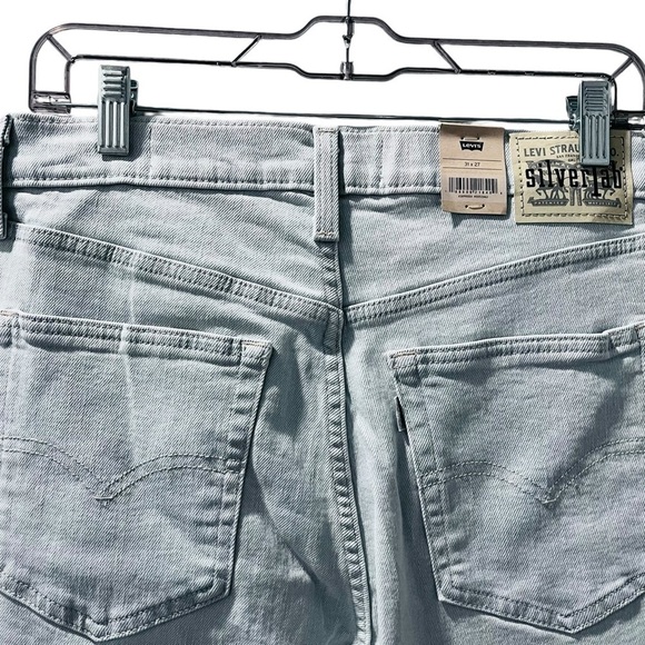 Levi's NWT SilverTab High-Waisted Mom Jeans 31x27 Light Wash Blue Denim Pants - Picture 6 of 7
